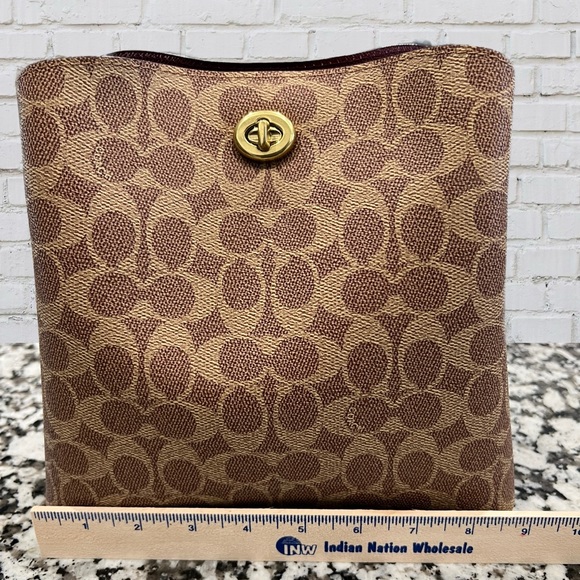 Coach Handbags - Coach Willow Bucket Bag In Signature Canvas